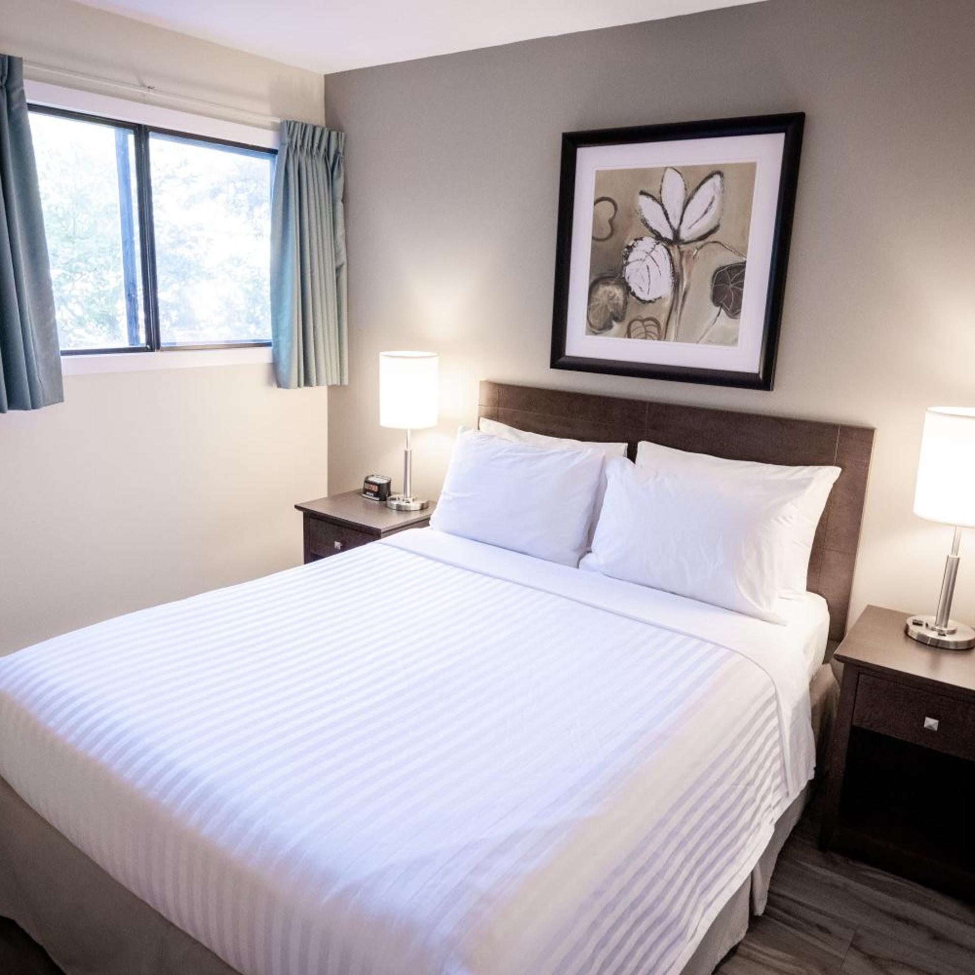 Deluxe, Suite, Queen Bed, Sofa