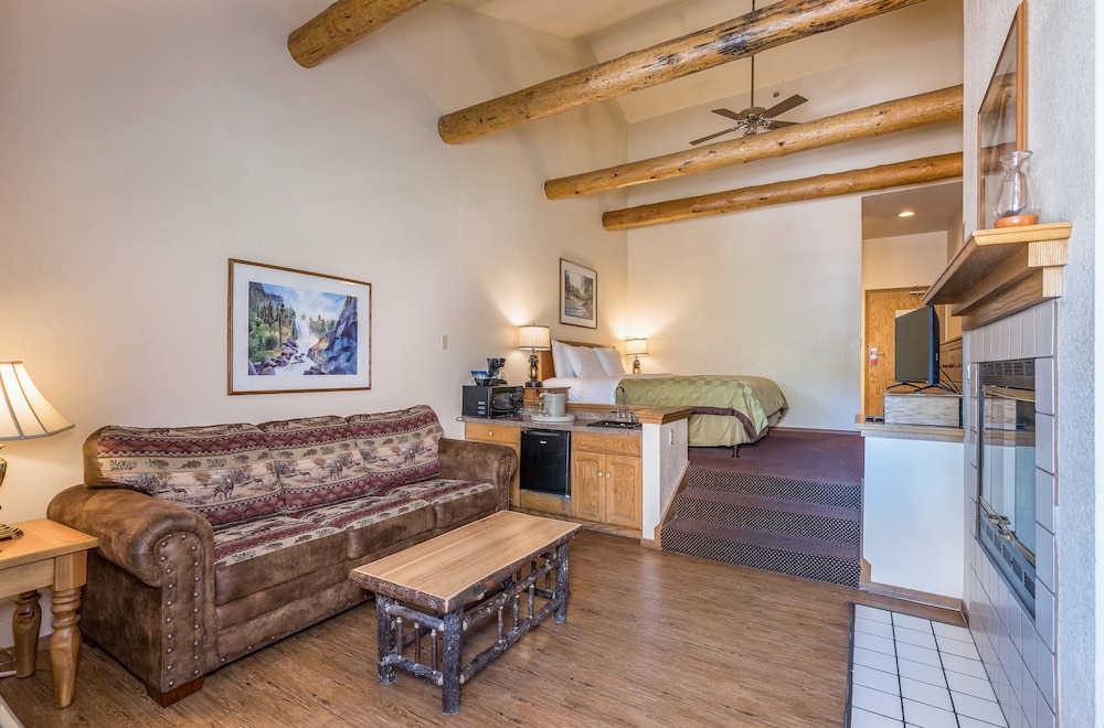 The Pines Resort 34/47
