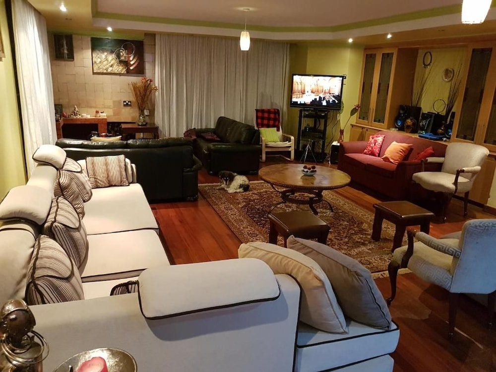 Spurwing Guest House 30/50
