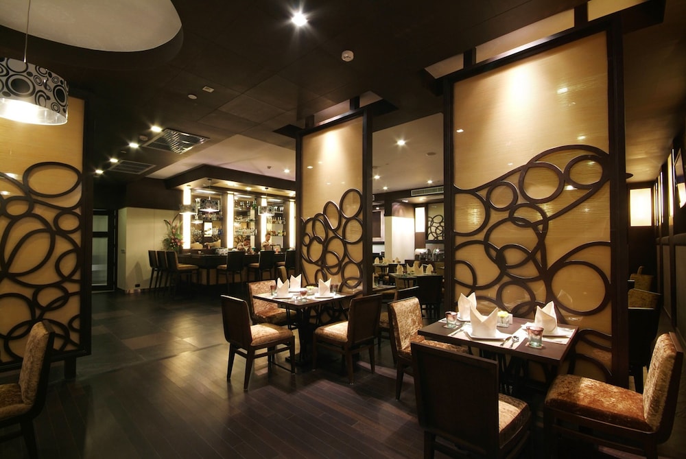 Amora Neoluxe Hotel 34/41