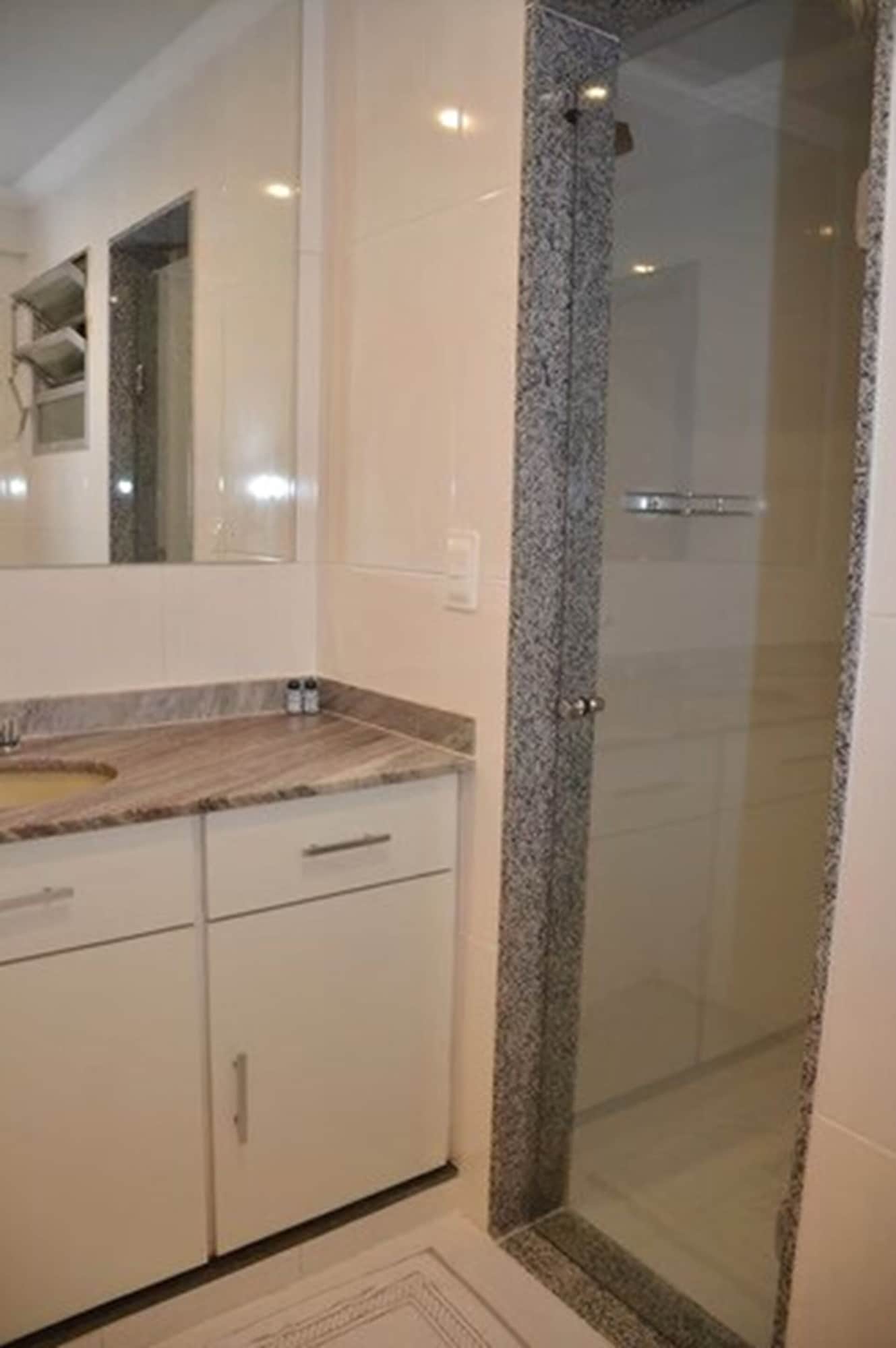 Suite, Hot Tub
