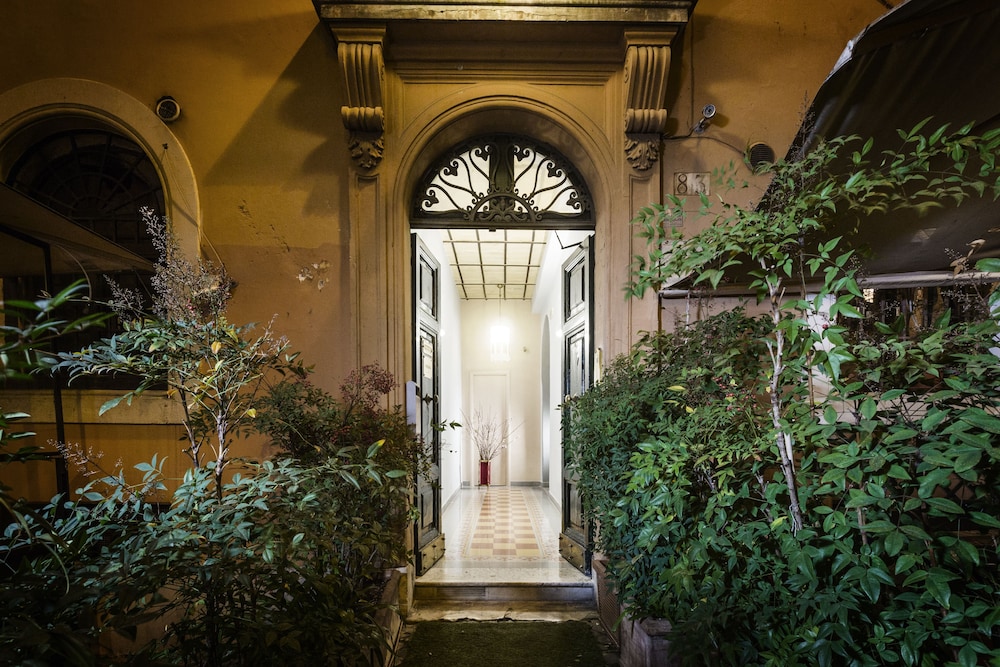 Casa De' Fiori Biscione 45/50
