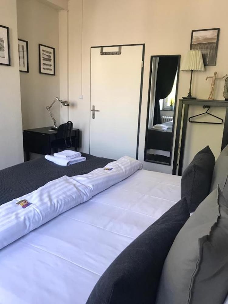 Hamburg Room 7/50
