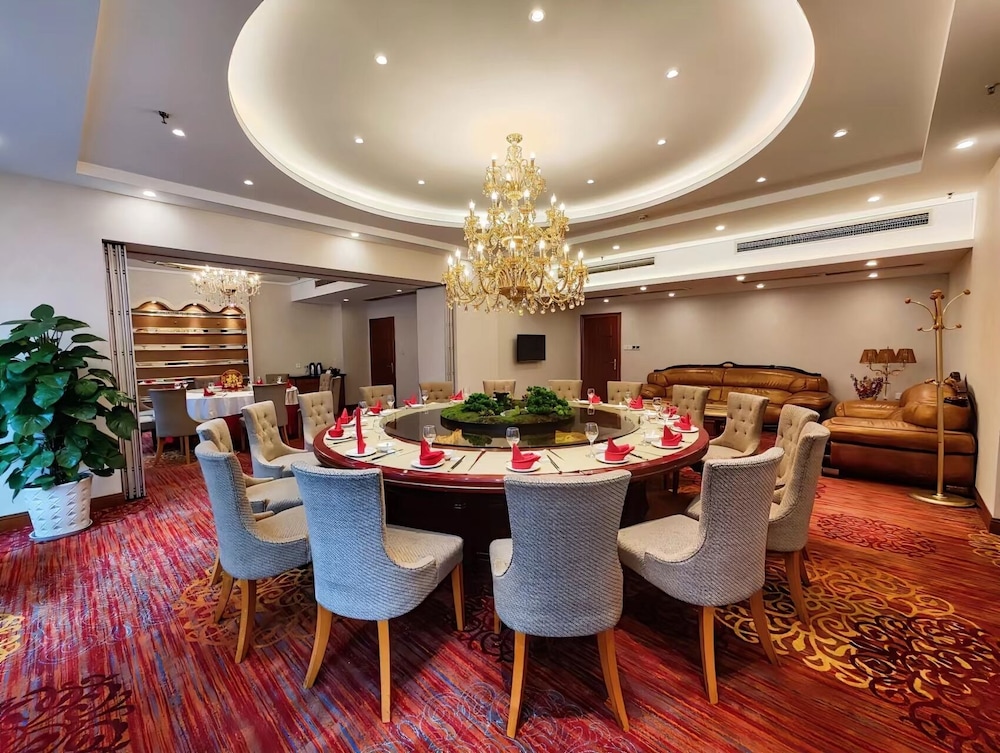 Milky Way Hotel Chongqing 39/56