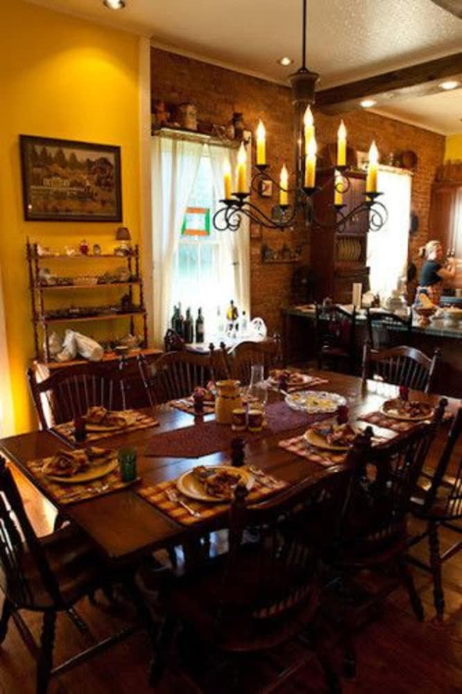 The Pines of Dresden Bed and Breakfast 28/50