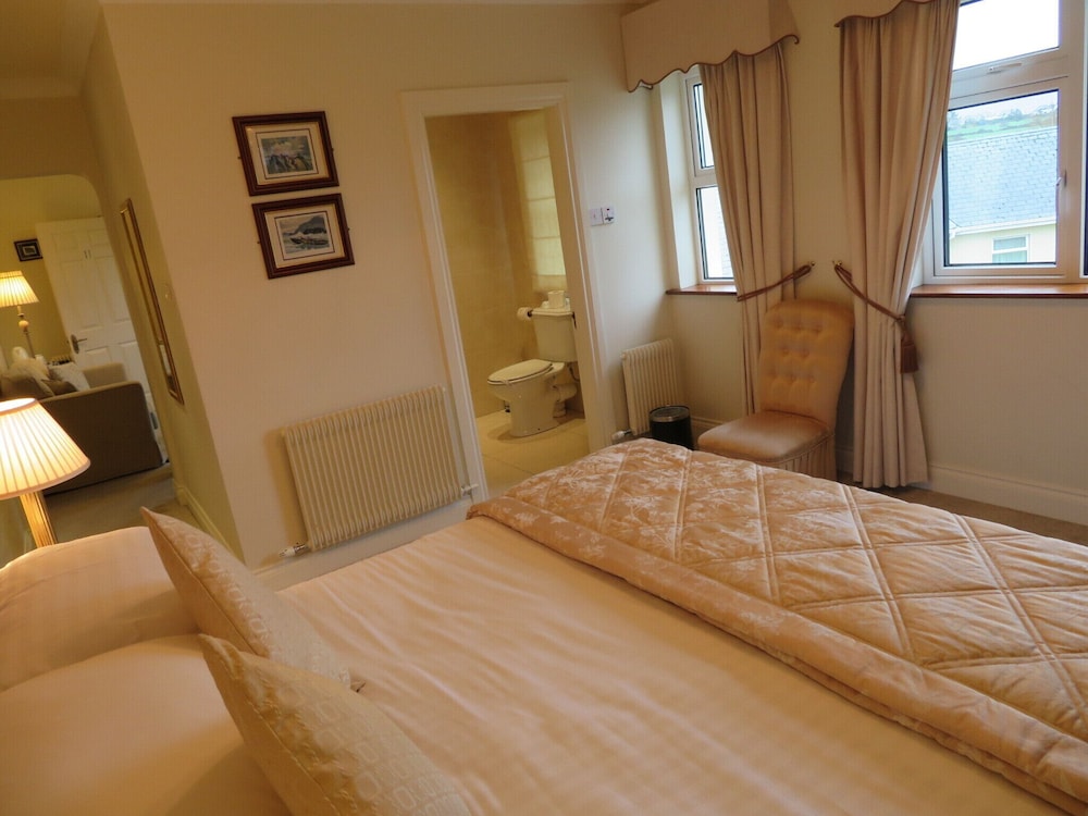 Brook Manor Lodge 12/32