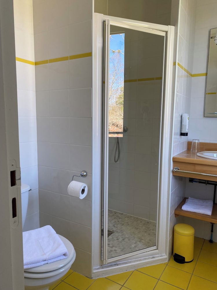 HOSTELLERIE DU CLOS PITE 56/56