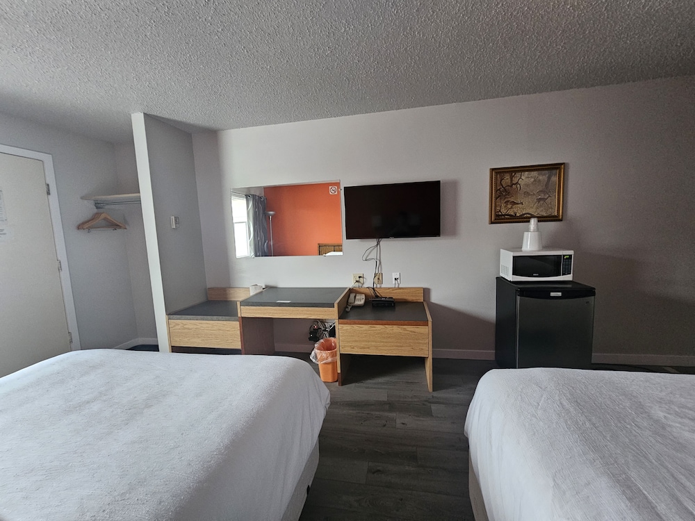 Howard Johnson by Wyndham Edson 27/57