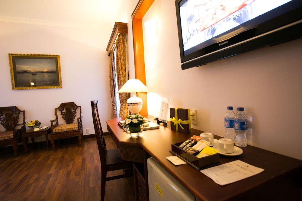 Royal Hotel Saigon 60/70