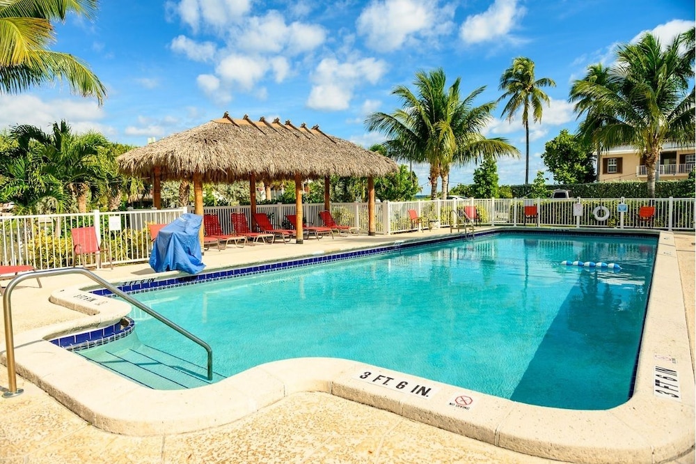 Oceans Beach Resort Suites 55/67