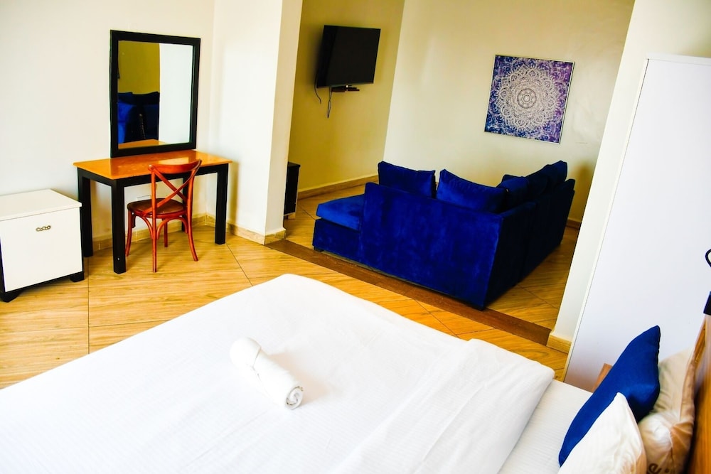 Jewelstone Hotel 20/69