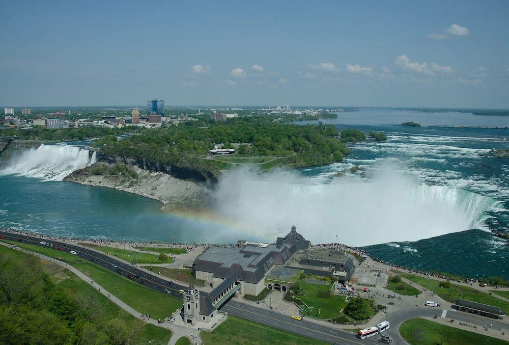 Wyndham Grand Fallsview Hotel 58/65