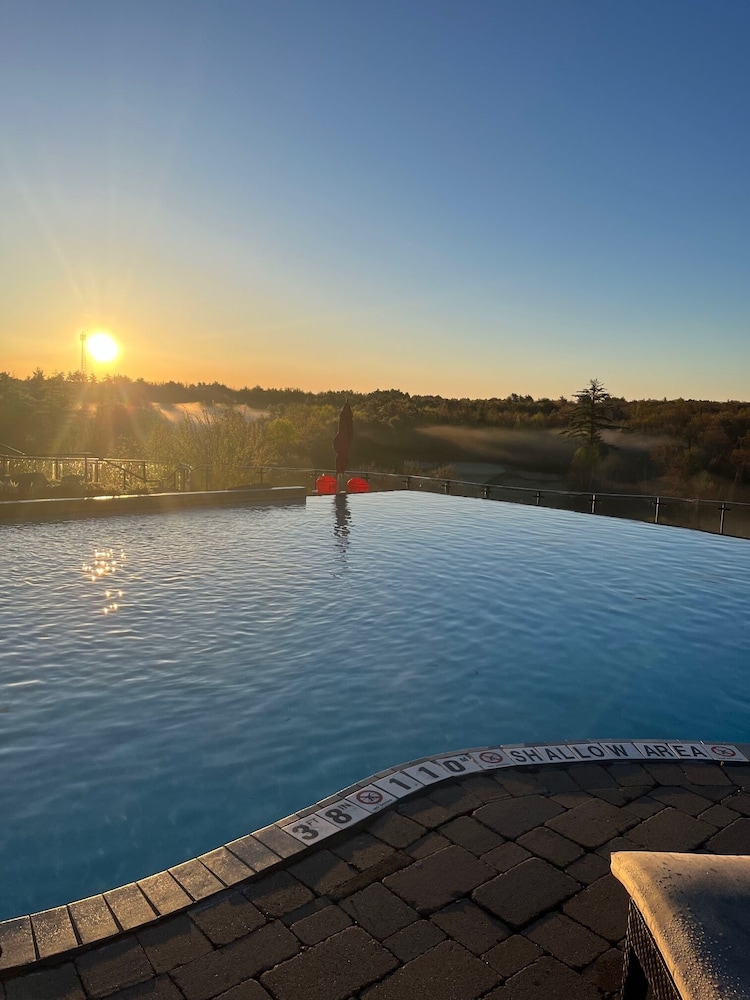 Muskoka Bay Resort 40/48
