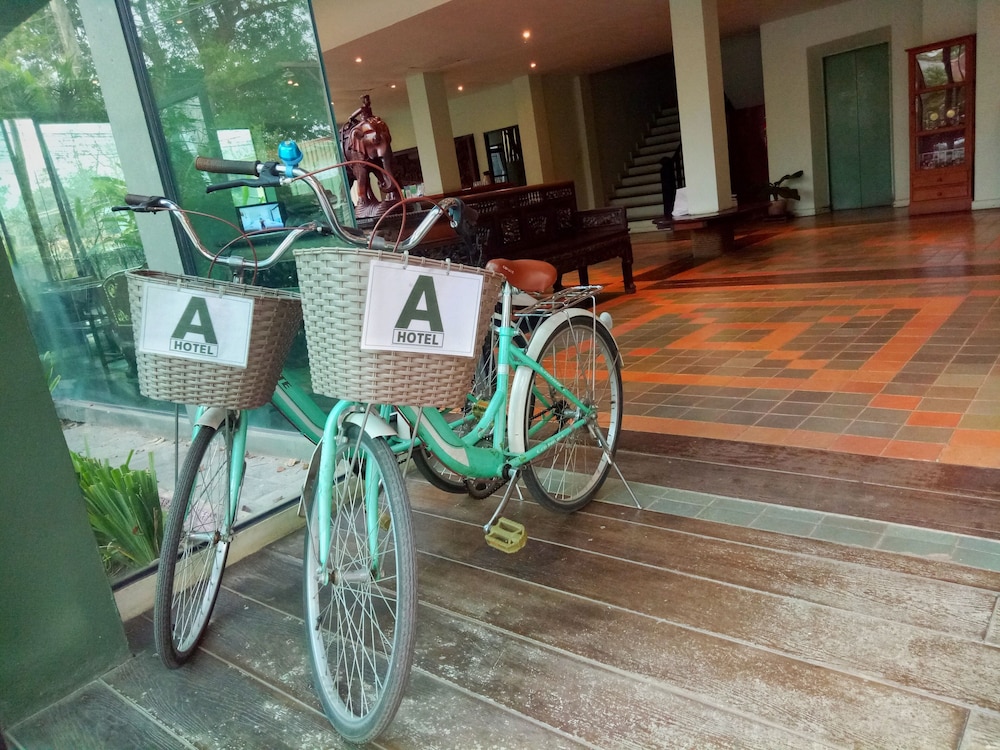 A Hotel Budget 30/61