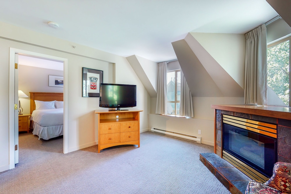 Whistler Peak Lodge 12/53
