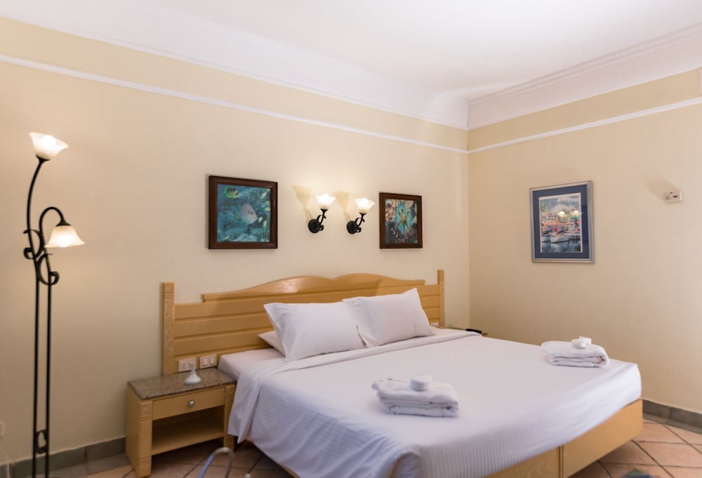 Invidia Coral Beach Tiran 40/137