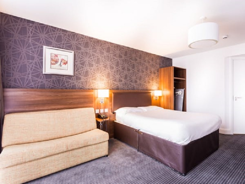 ROOM, TRIPLE