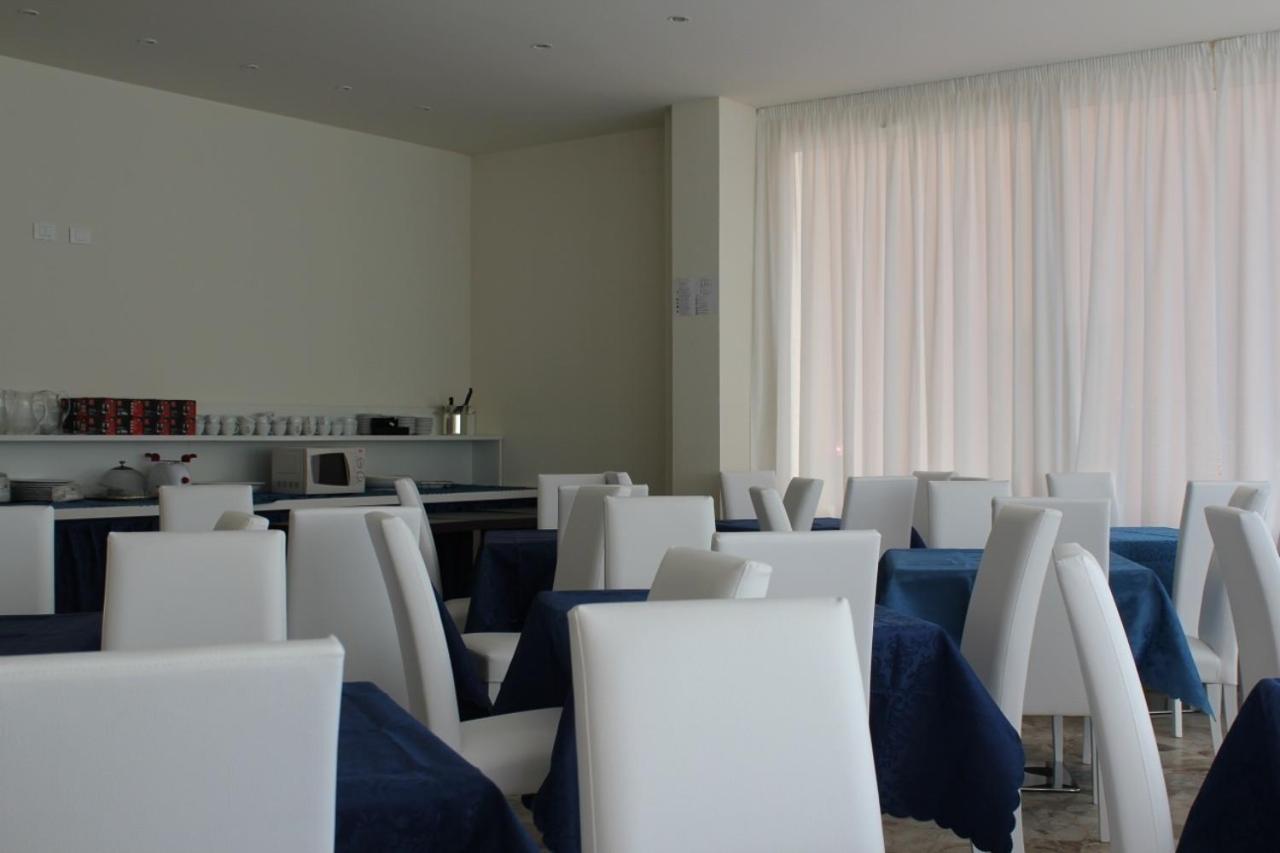 Marina Hotel 42/46