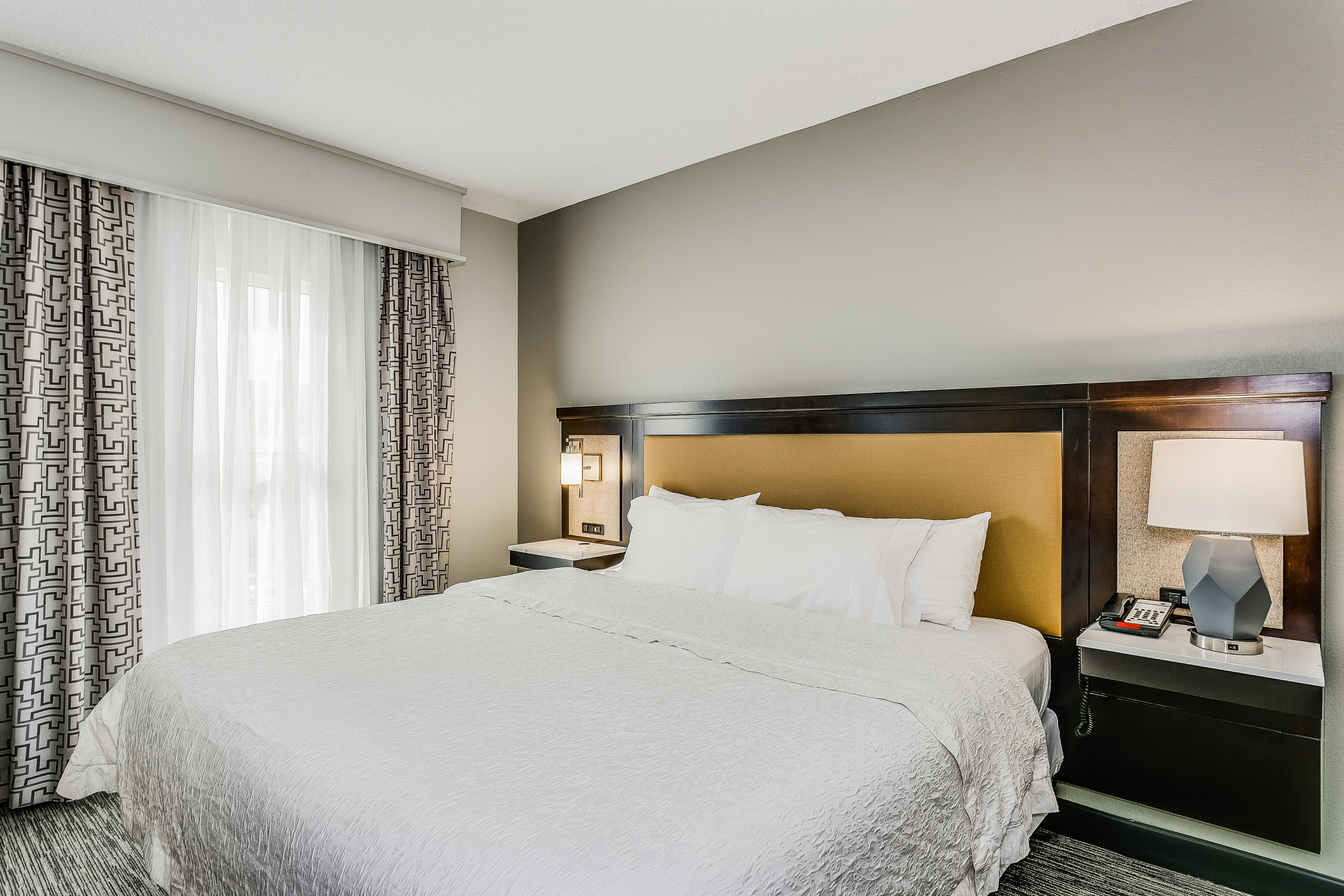STUDIO, KING BED, ACCESSIBLE