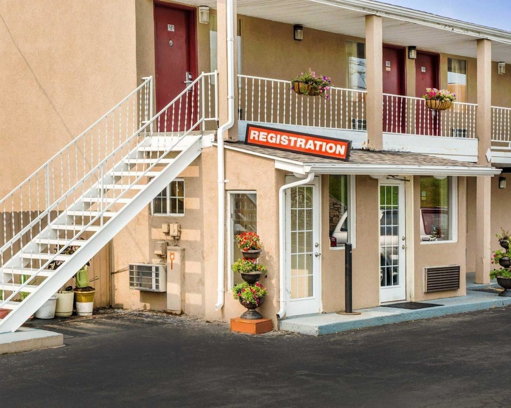 Econo Lodge Franklin - Springboro 1/33