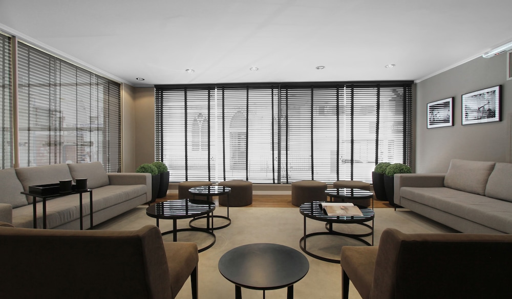 Hotel 8 de Octubre 35/48