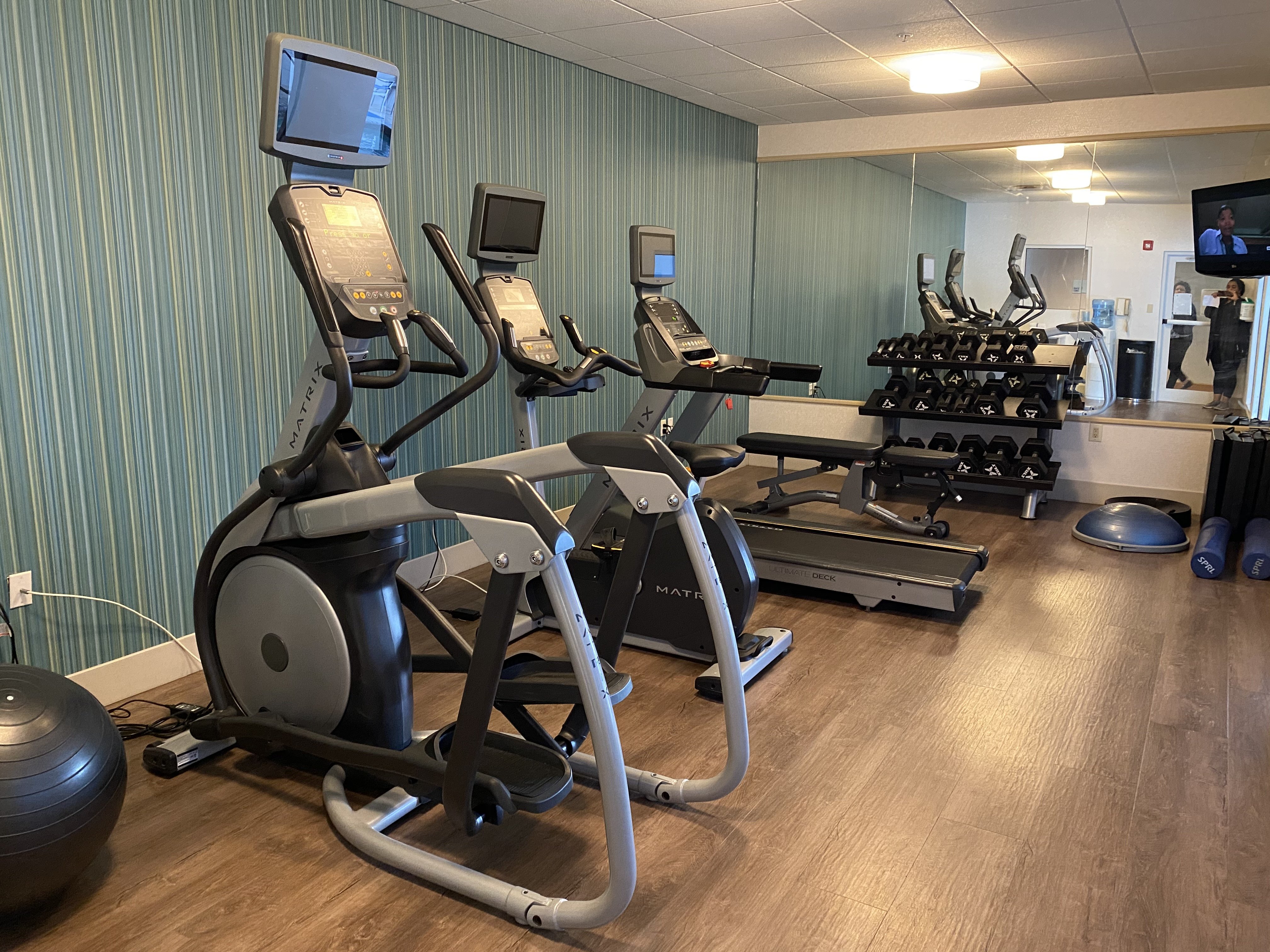 Holiday Inn Express Suites Indianapolis North Carmel An Ihg Hotel 17/21