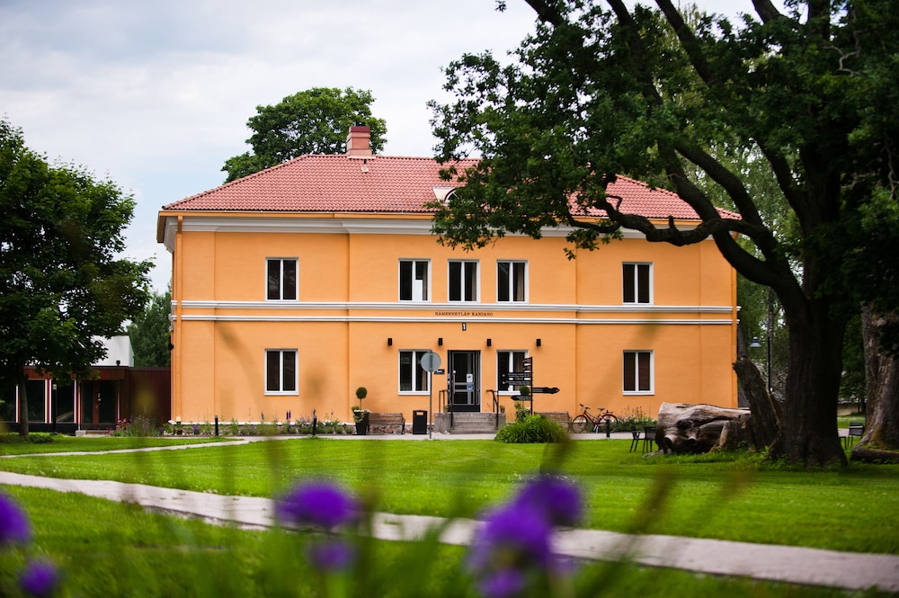 Hämeenkylä Manor 46/50