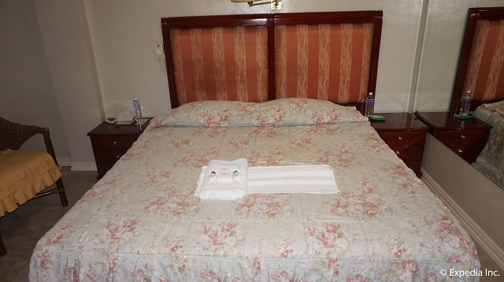 Wild Orchid Resort 40/83