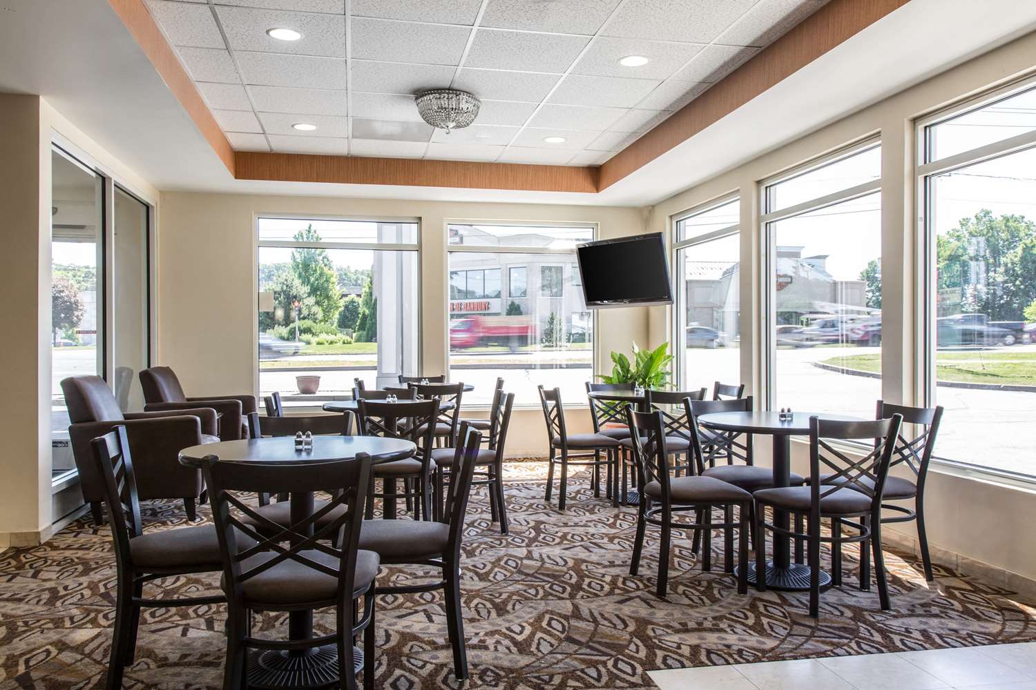 Quality Inn and Suites Danbury Near University 39/44