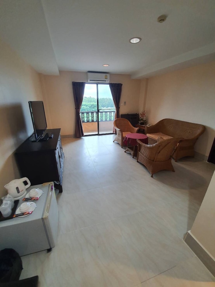 Rayong Lanna Hotel 37/56