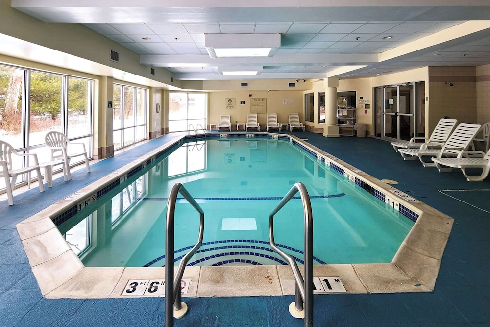 Comfort Inn & Suites Mount Pocono 4/50