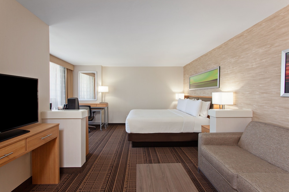 Holiday Inn Diamond Bar 18/58