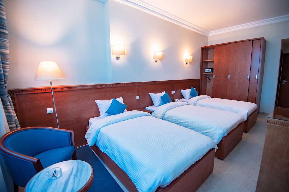 Lamar Azur Hotel 13/39