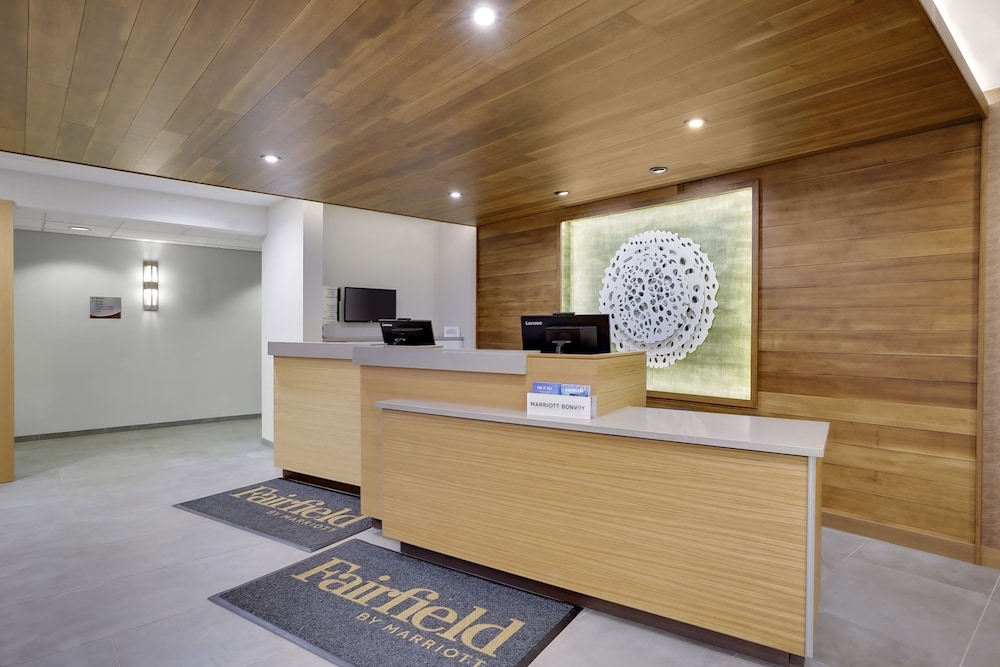 Country Inn and Suites By Carlson, Cortland, NY 3/48