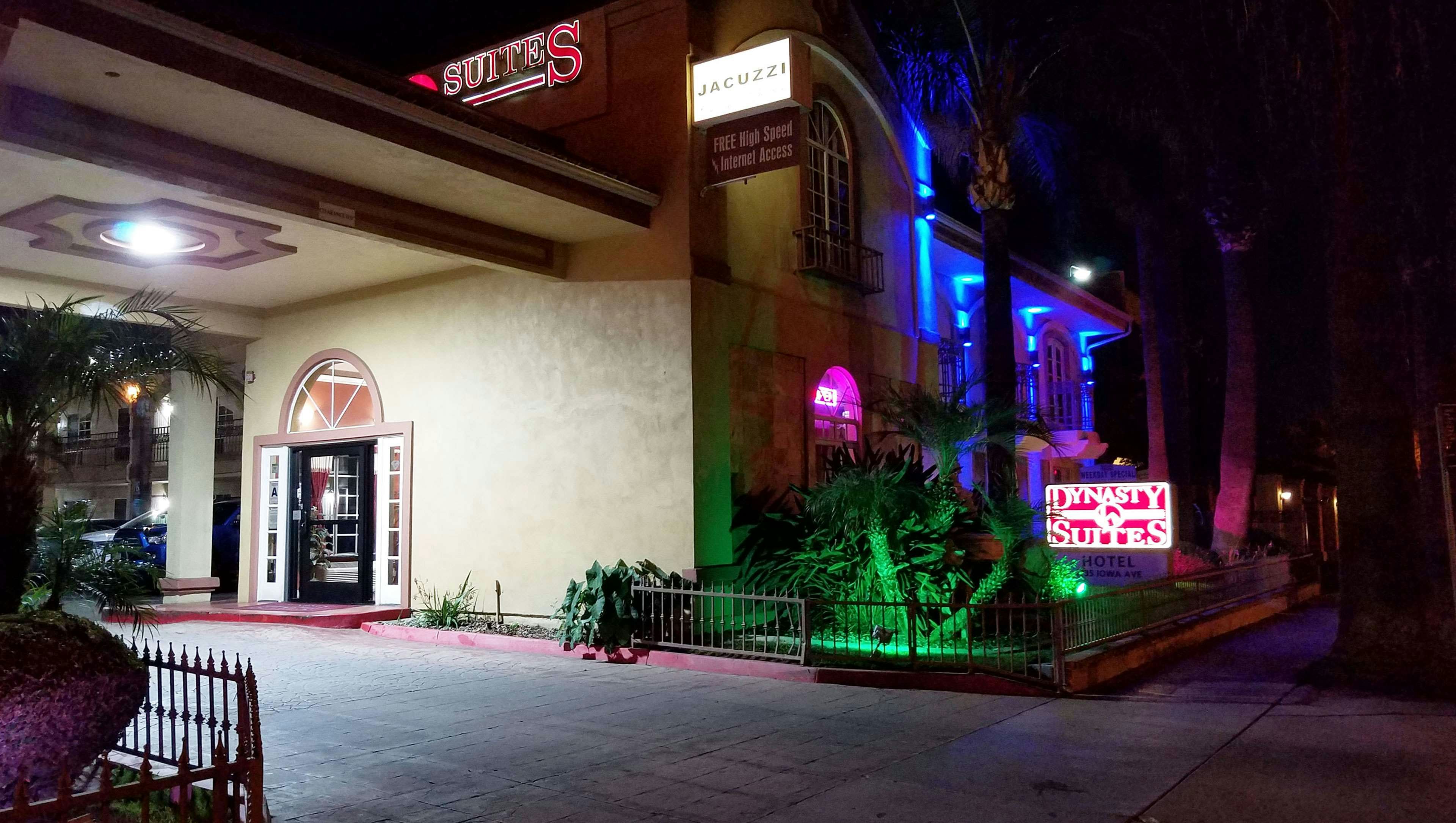 Dynasty Suites Hotel Riverside 4/50