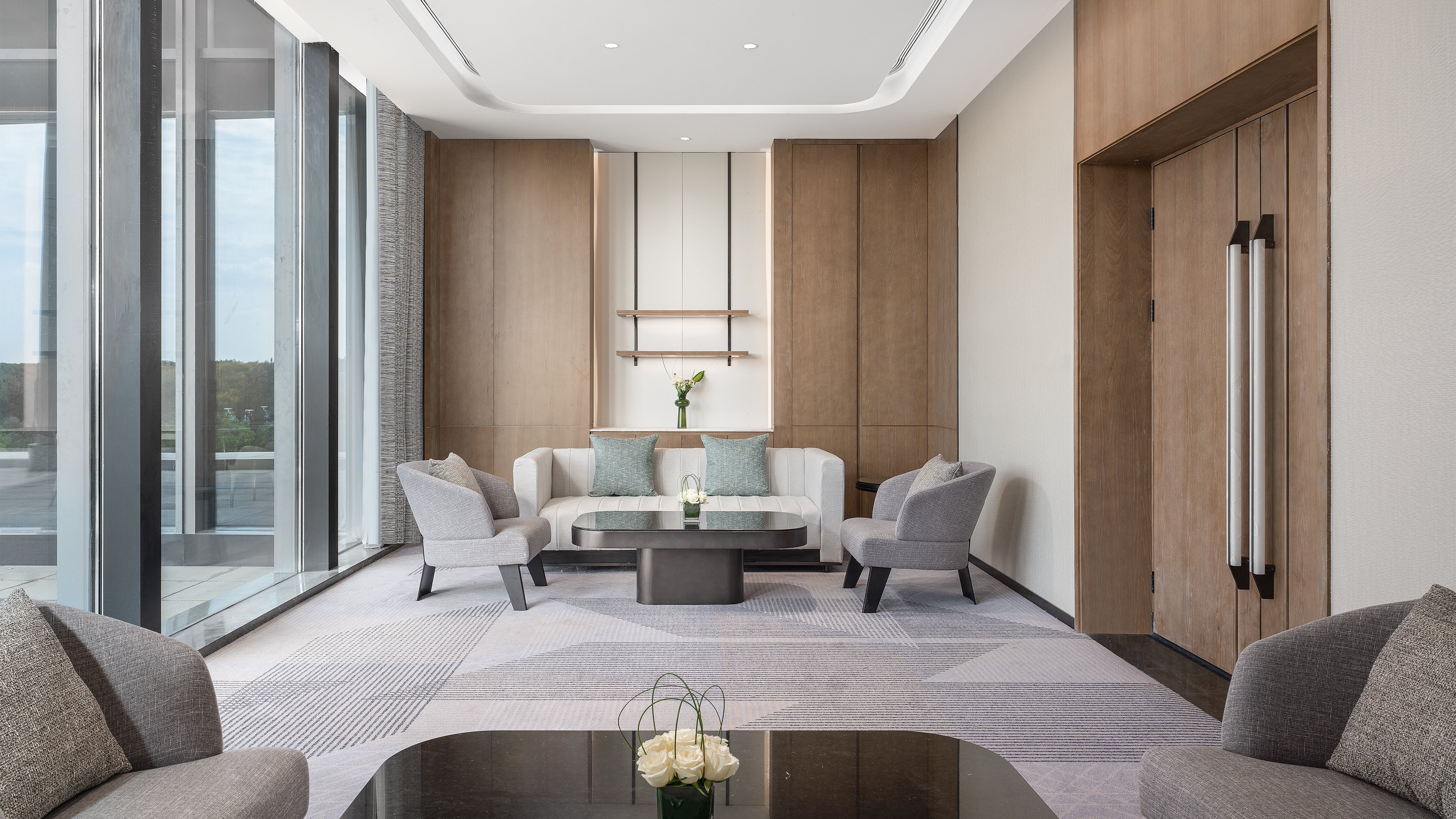 Holiday Inn Wuhan Houguan Lake by IHG 24/50