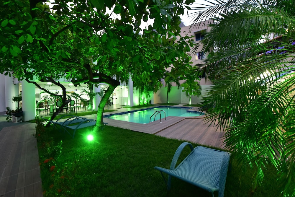 MURANO BUSINESS HOTEL 39/53