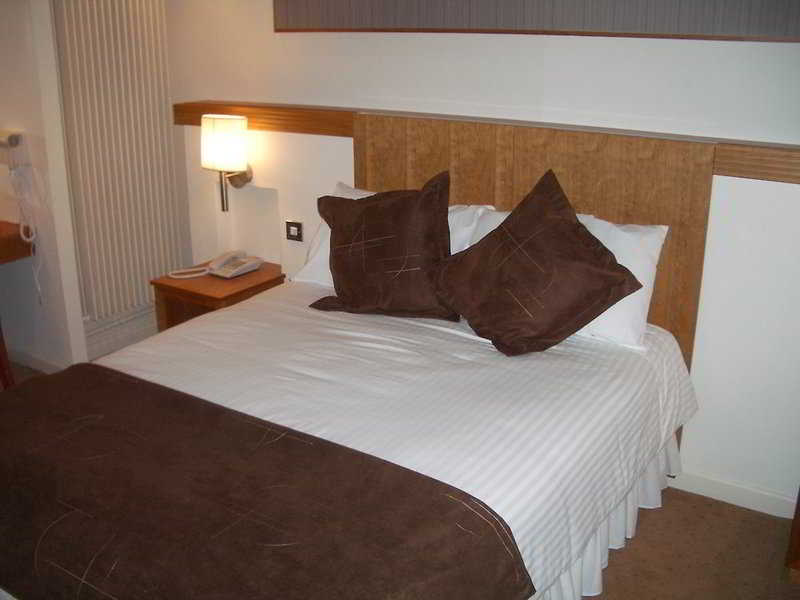 Wellington Park Hotel 12/22
