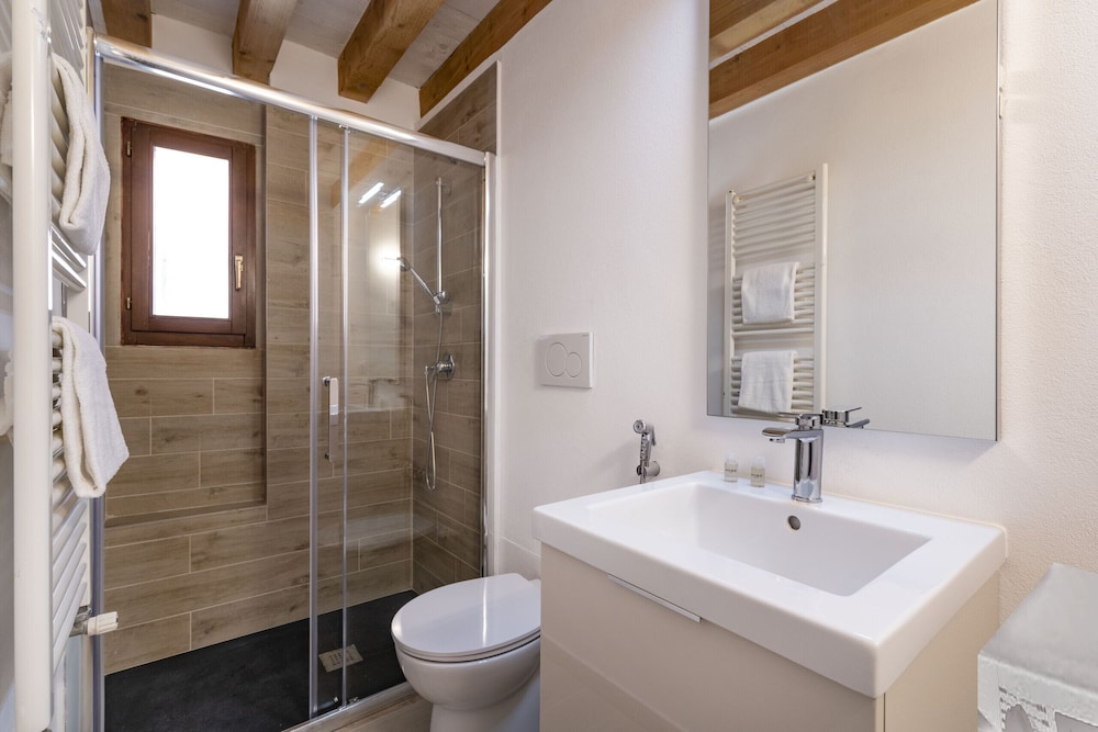 Ambra (CANNAREGIO (CORTE CORTESE) 27/34