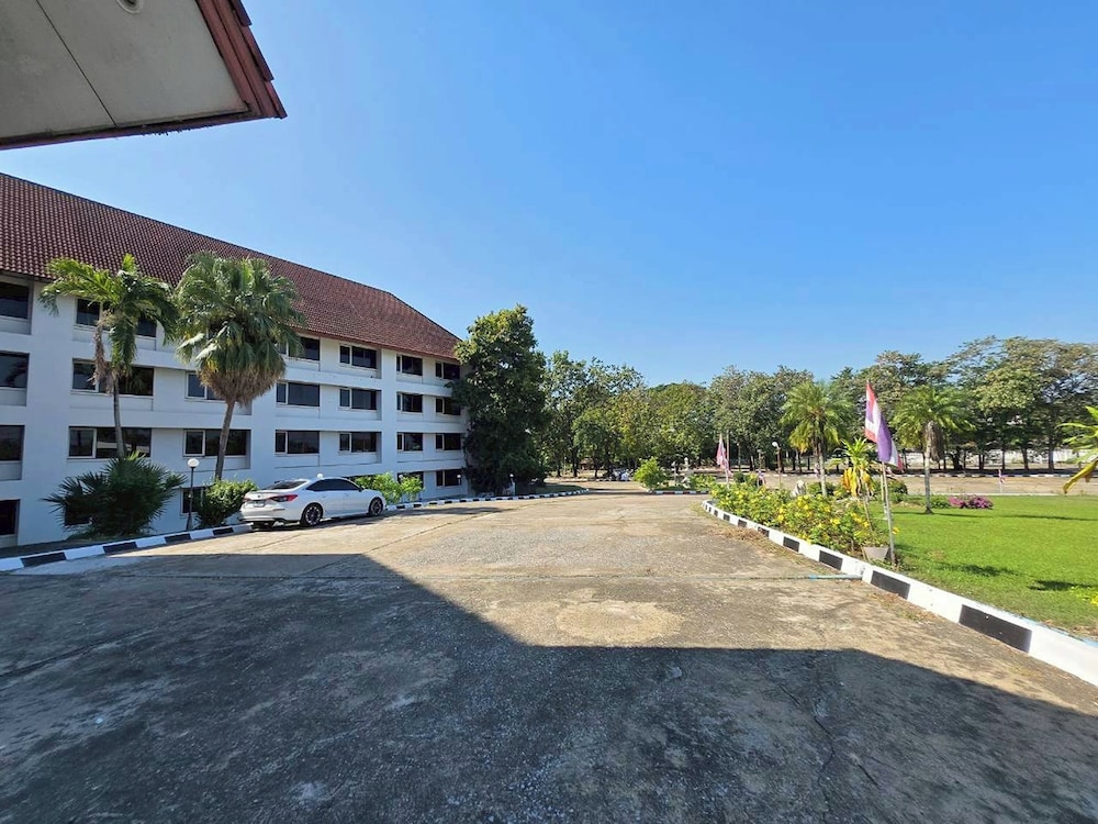 Pailyn Sukhothai 42/50