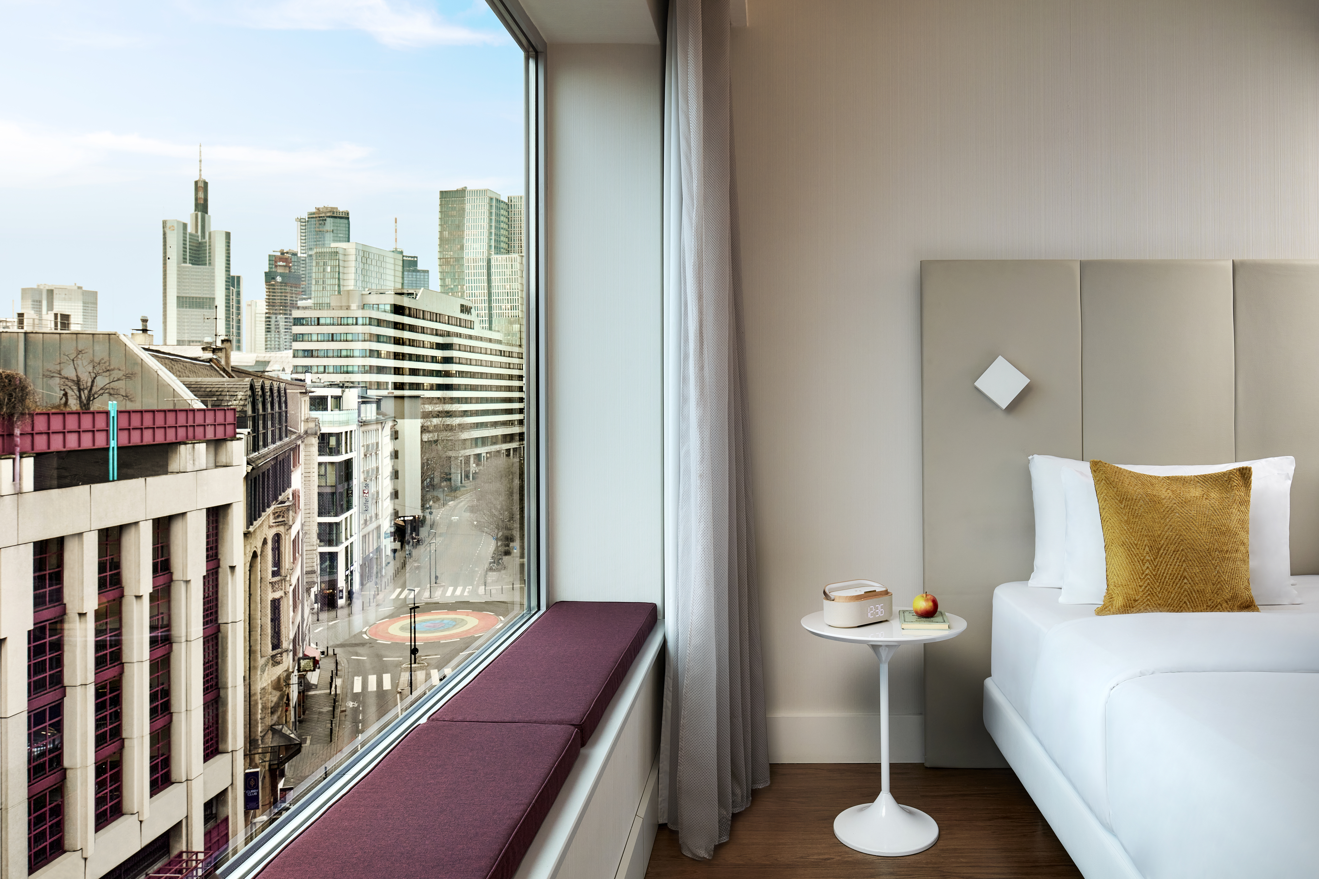Comfort, Deluxe, Avani Frankfurt City Hotel 2/3