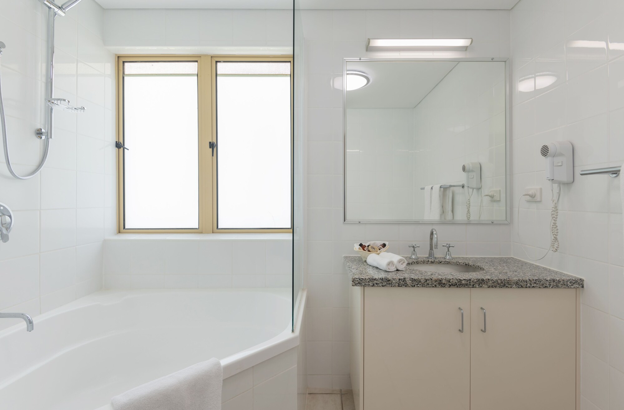 1 BEDROOM, DELUXE, APARTMENT