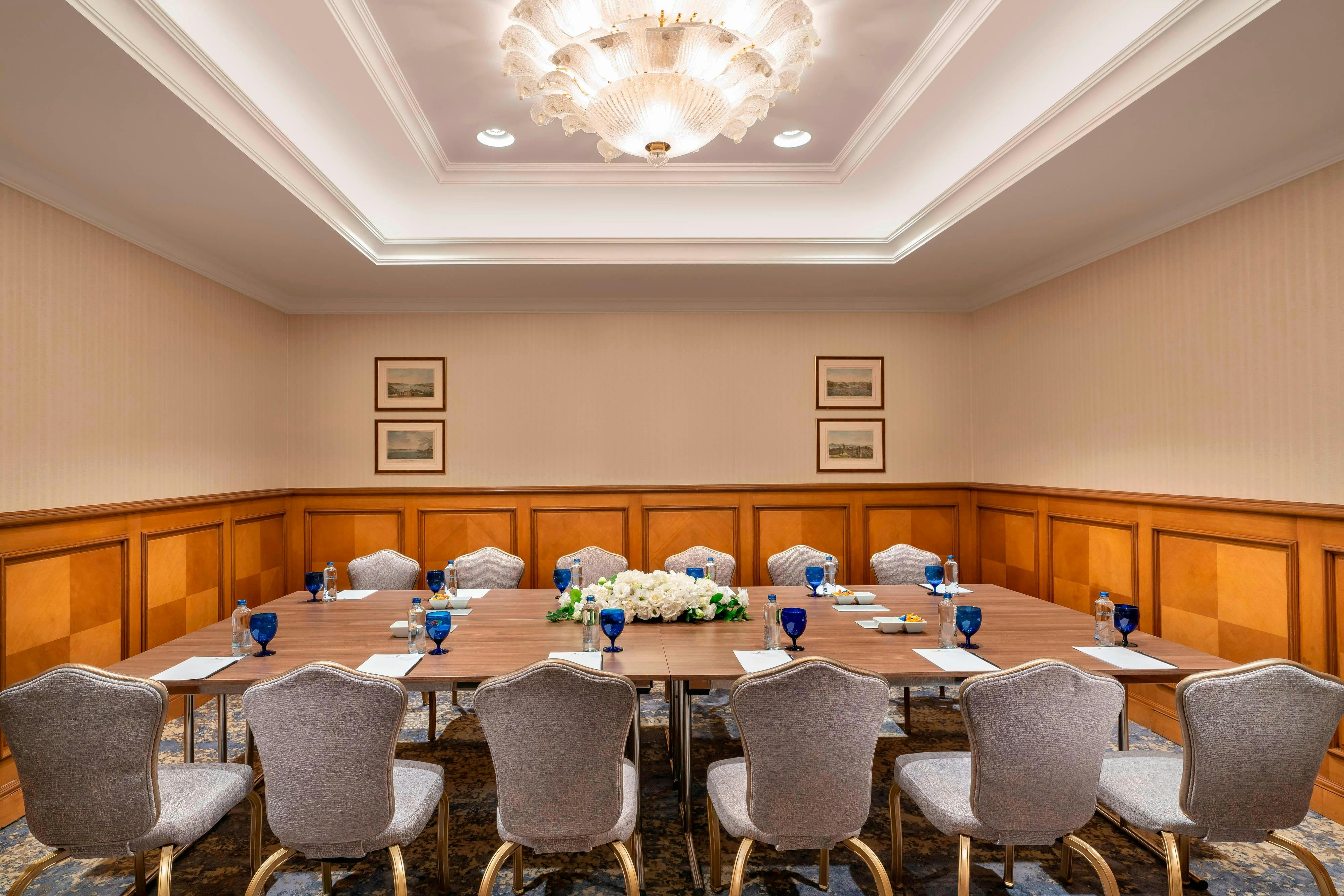 The Ritz Carlton Istanbul 38/50
