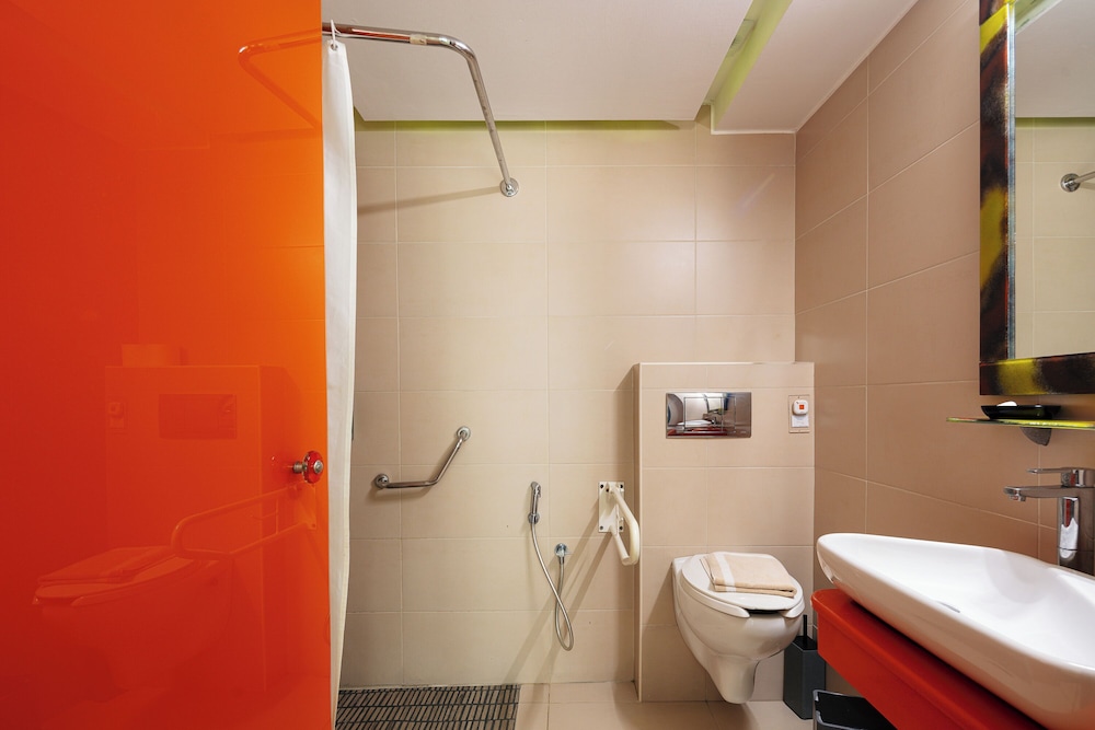 Steris Elegant Beach Hotel 69/70