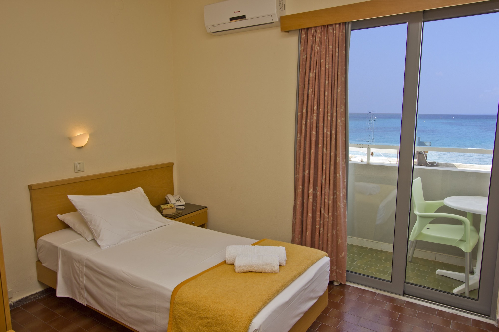 ROOM, SINGLE, SINGLE BED