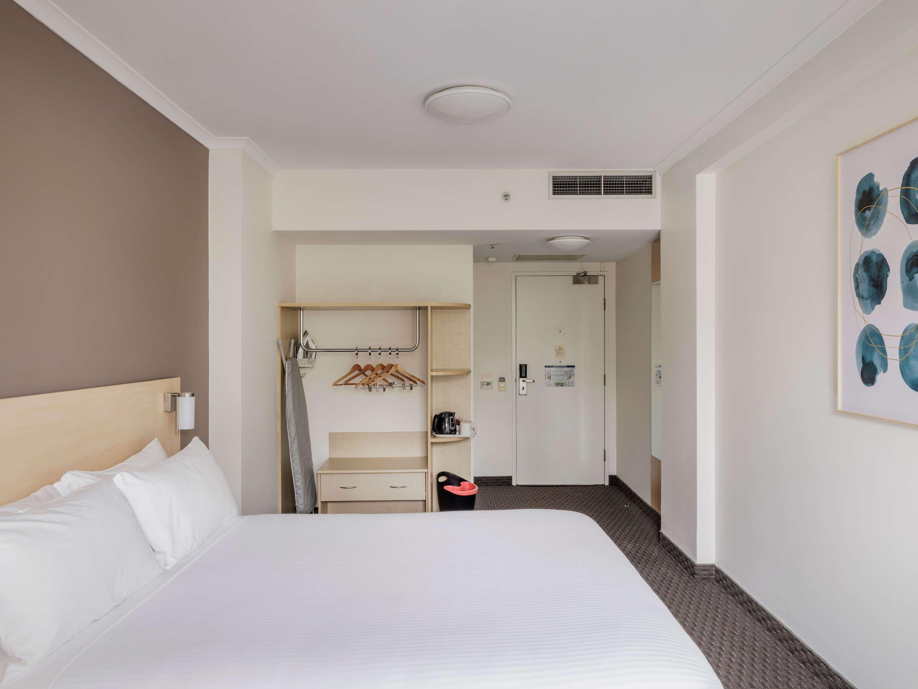 STANDARD, DOUBLE BED, ACCESSIBLE