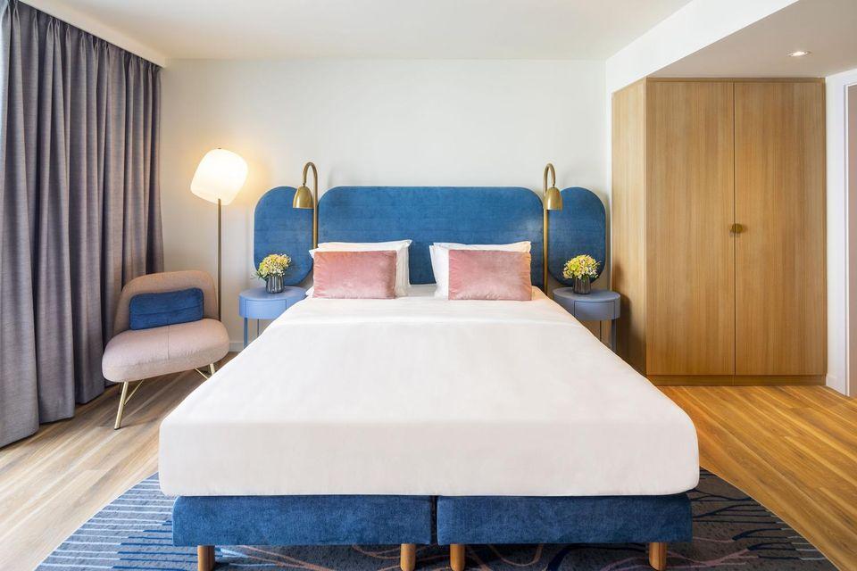 Executive, Multiple Beds, Sofa