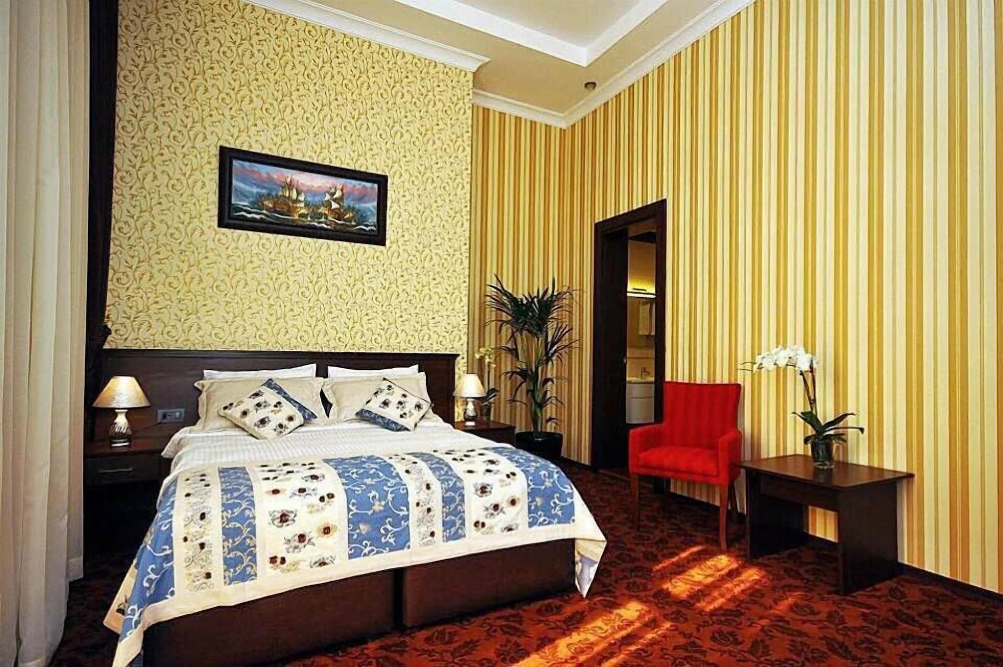 Standard, Twin Beds