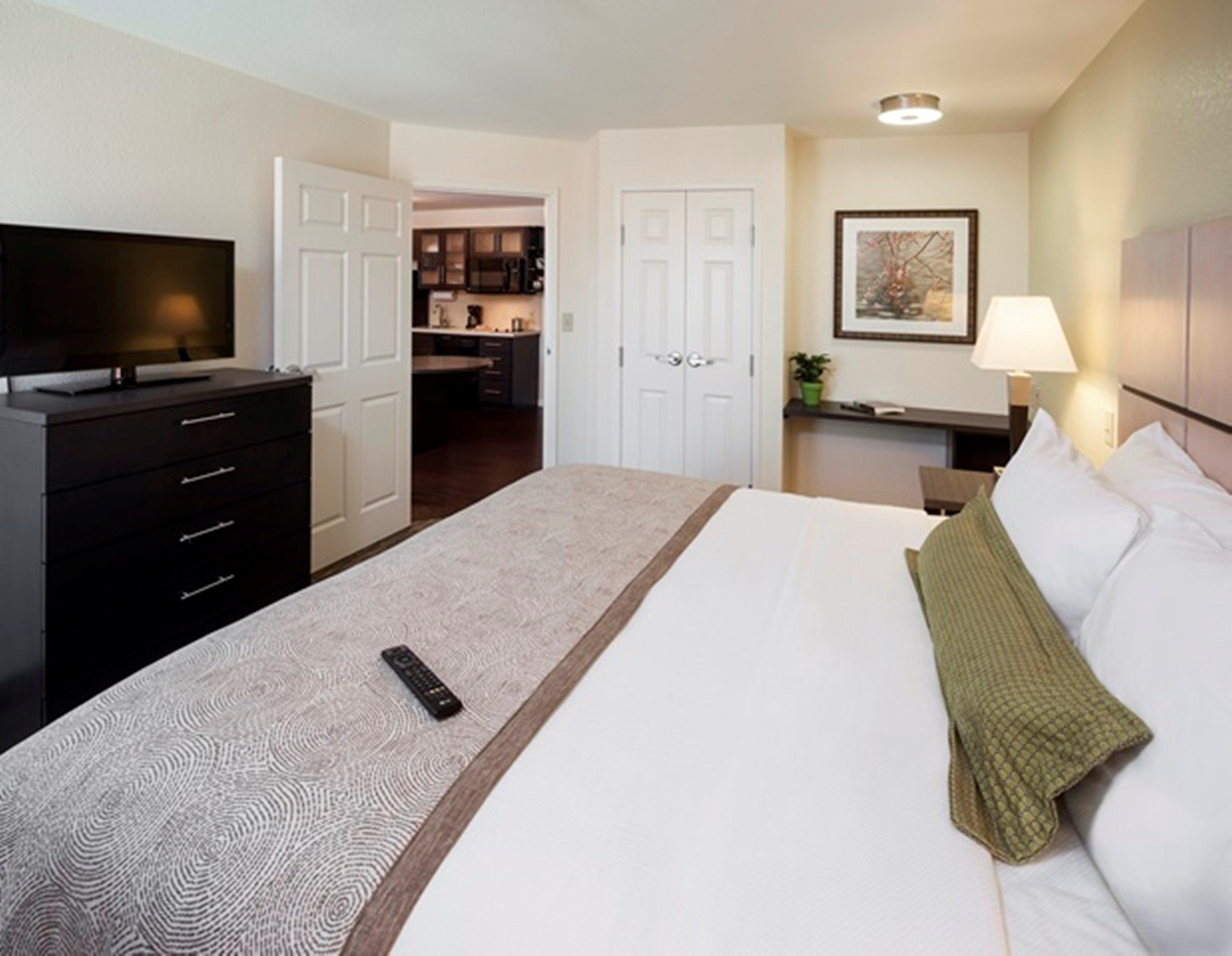 جناح بسرير كوين بغرفة نوم واحدة، Candlewood Suites Casper 4/4