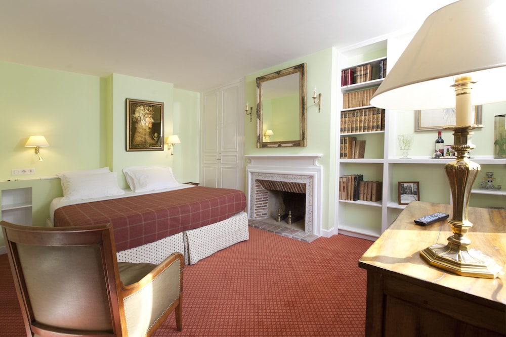 Relais Du Louvre 38/46